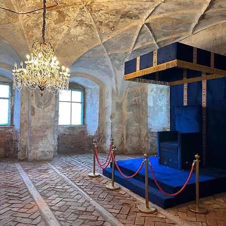 Zamek Sarny - Schloss Scharfeneck Клодзко Екстериор снимка
