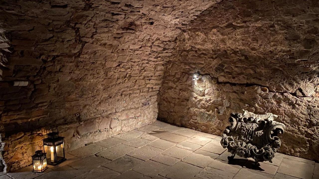 Zamek Sarny - Schloss Scharfeneck Клодзко Екстериор снимка